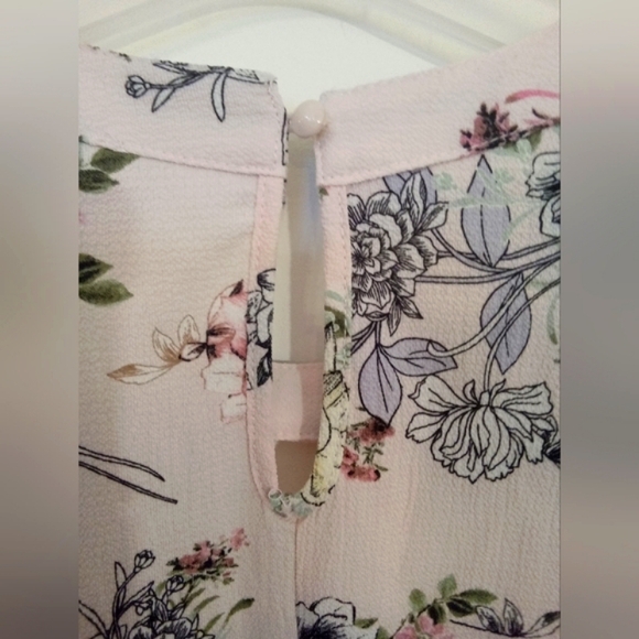 Urban Romantics Ruffled 3/4 Sleeve Blouse with PeekaBoo Opening at Front - Picture 4 of 14